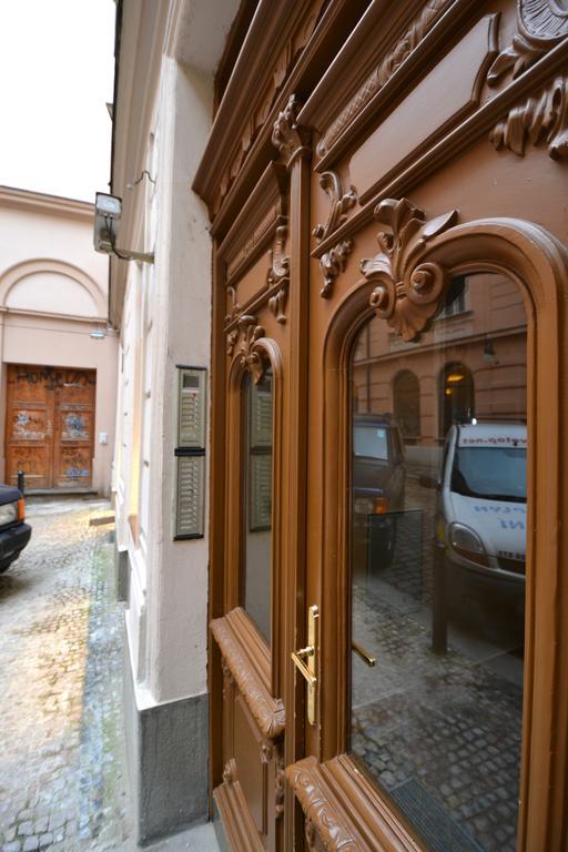 Cozy Flat By The Astronomical Clock Prague Exterior photo
