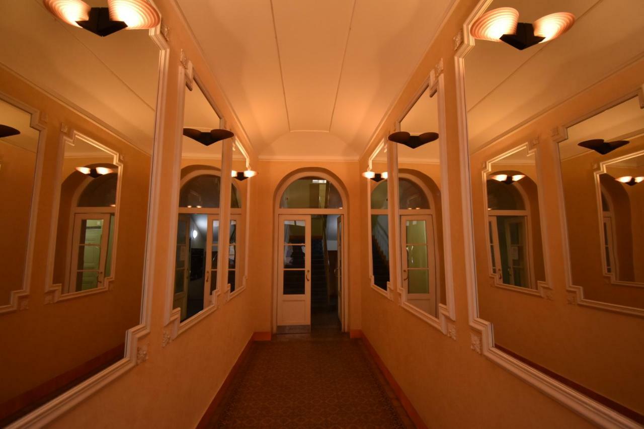 Cozy Flat By The Astronomical Clock Prague Exterior photo
