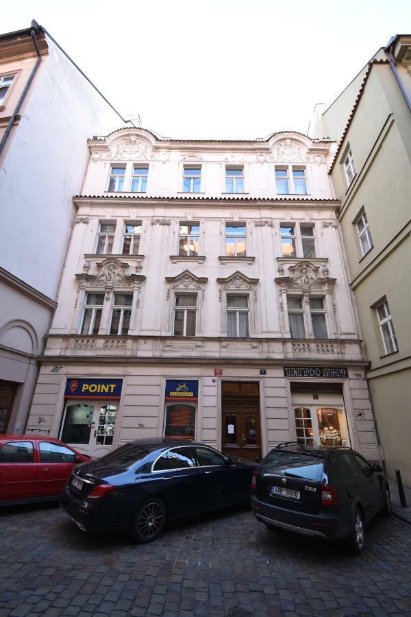 Cozy Flat By The Astronomical Clock Prague Exterior photo