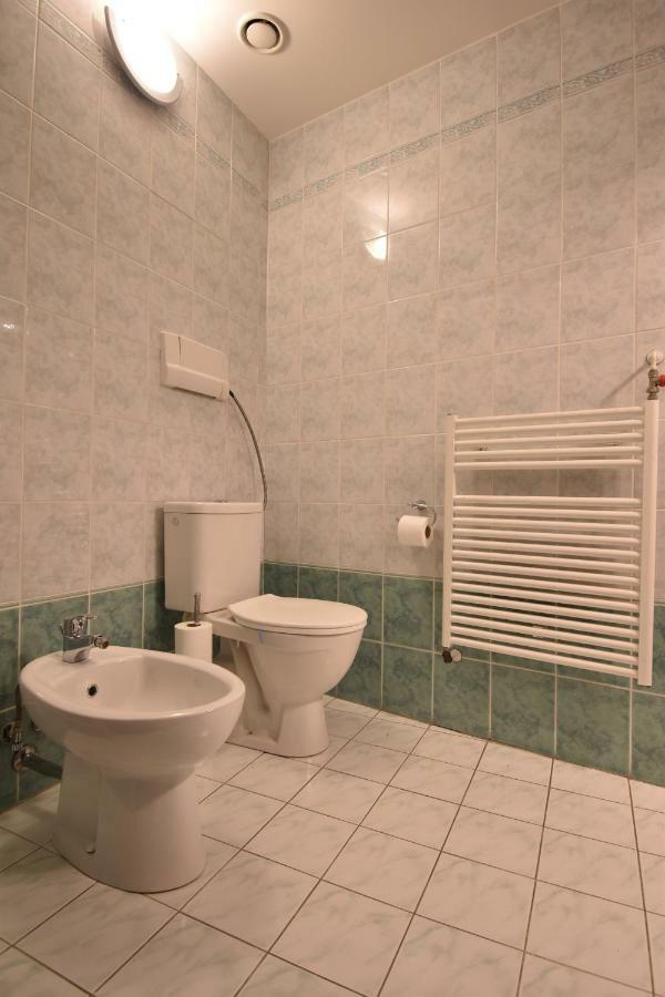 Cozy Flat By The Astronomical Clock Prague Exterior photo