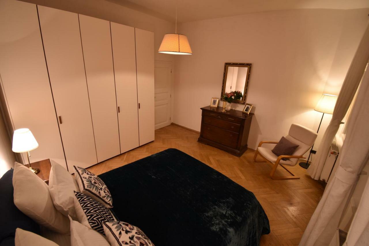 Cozy Flat By The Astronomical Clock Prague Exterior photo