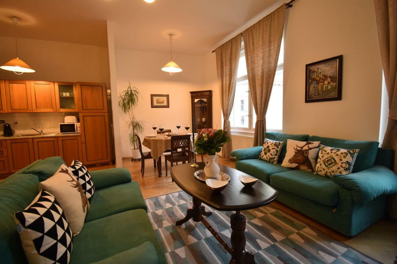 Cozy Flat By The Astronomical Clock Prague Exterior photo